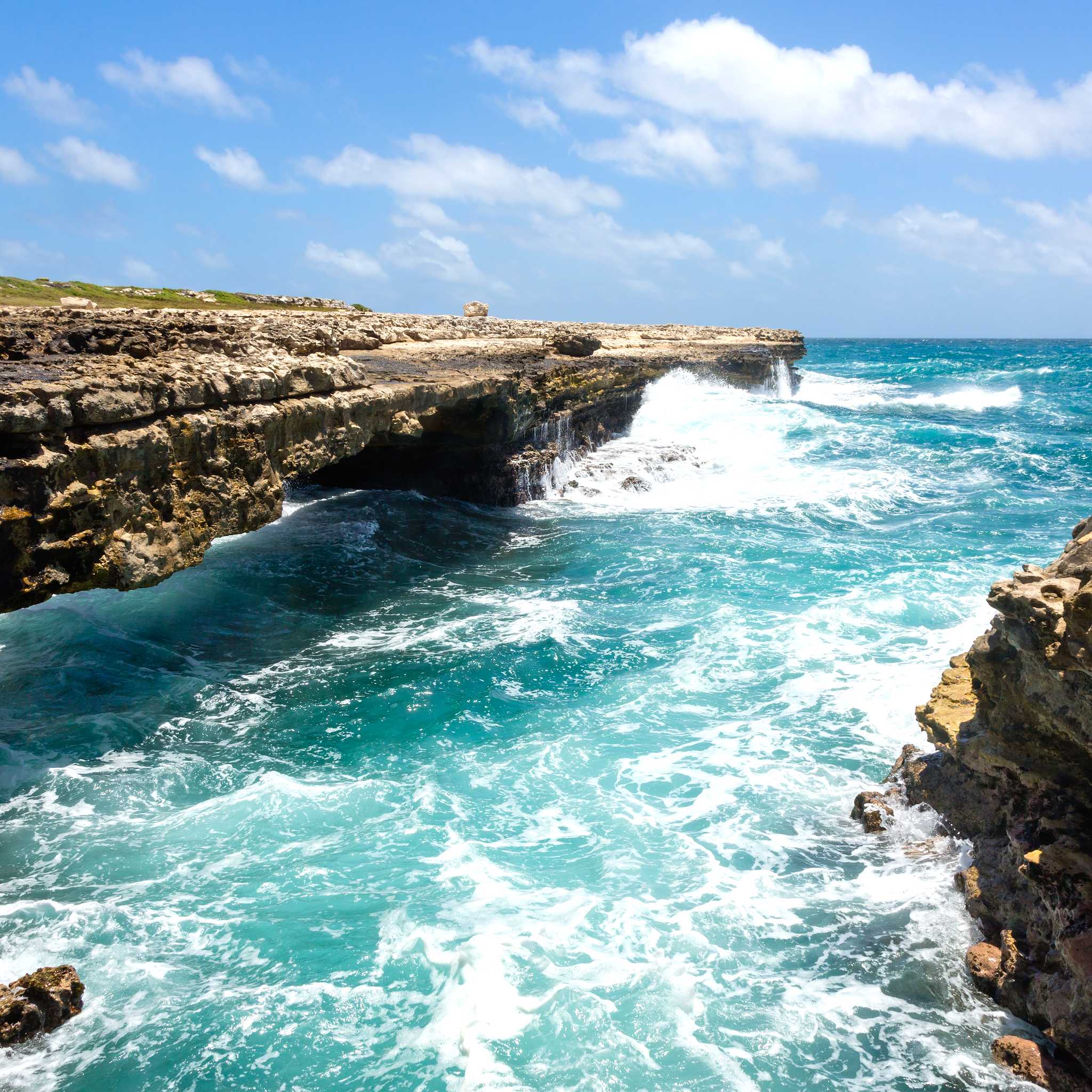 Private car transfers in Antigua and Barbuda from Devil's Bridge National Park